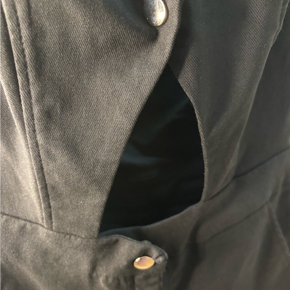 Haute Monde cut out mini halter romper NWOT 🌺2 $14 4 for $20 item!! - Picture 6 of 10